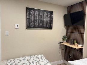 Studio unit with private entrance, 2 bed 1 bath